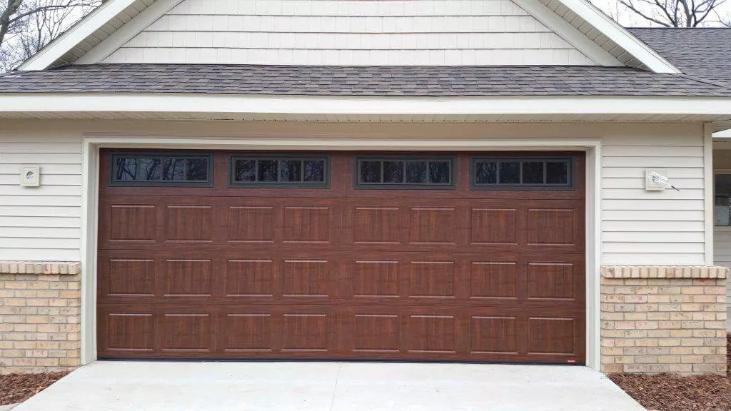 Garaga, Standard+ North Hatley SP, 16' x 7', American Walnut, 4 vertical lite windows