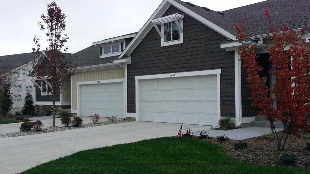 Wayne Dalton, model 9400, Charleston, 16' x 7', White