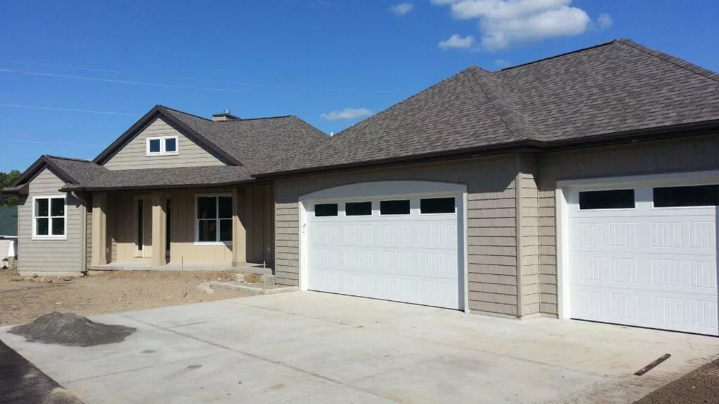 Wayne Dalton, model 9600, Sonoma, 16' x 7' and 9' x 7', White, Clear windows