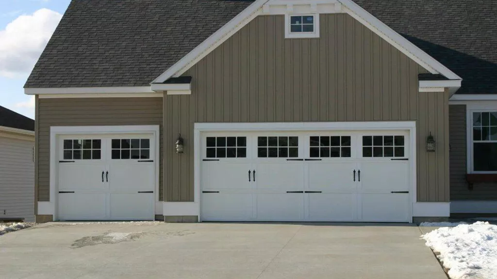 Wayne Dalton, model 9700, Westfield, 9' x 8' and 16' x 8', White, 16 windows square