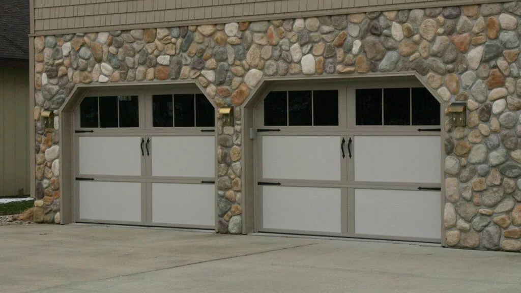 Wayne Dalton, model 9700, Westfield, 9' x 7', Custom, 6 vertical lite windows